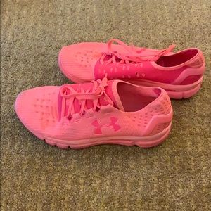 Women’s UA Slingshots